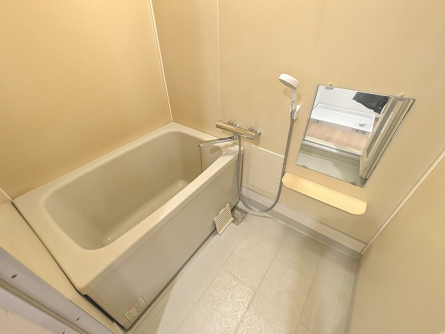 バス・シャワールーム　ゆったりバスルーム