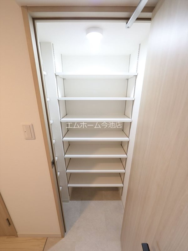 玄関　玄関（シューズボックス付）