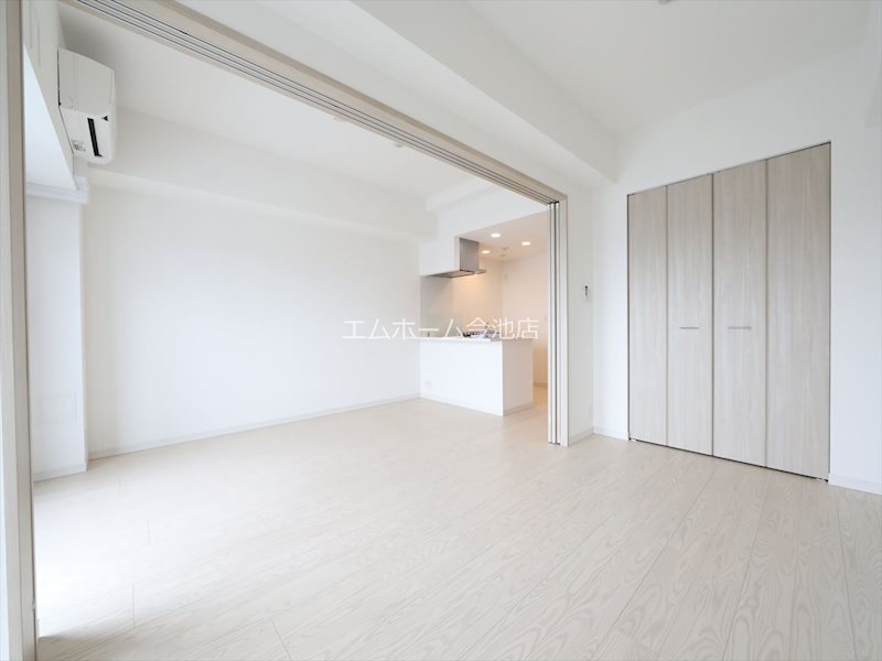 その他部屋・スペース　洋室6.0帖　エアコン付　換気良好　収納充実しています