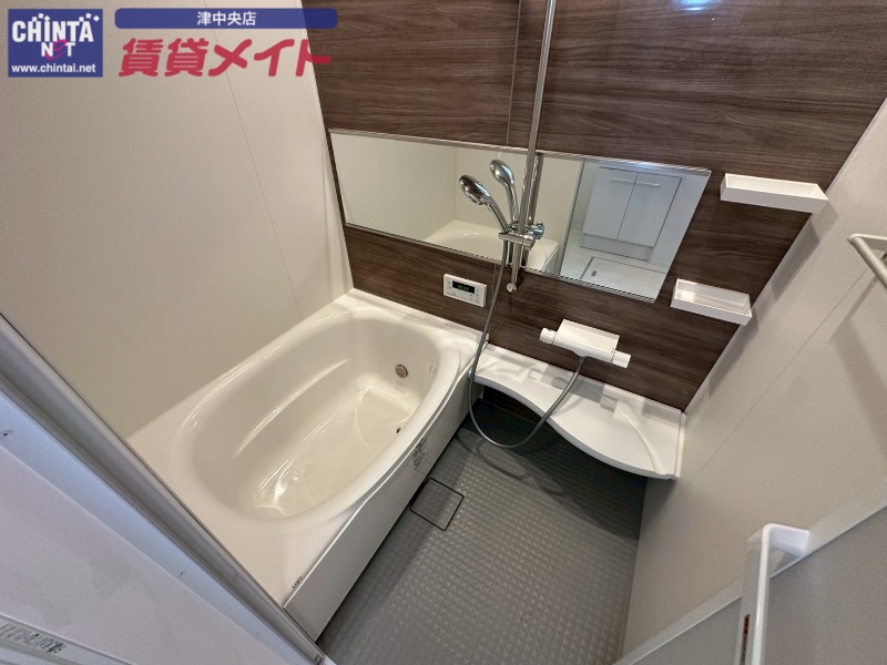 バス・シャワールーム　同物件別部屋の写真