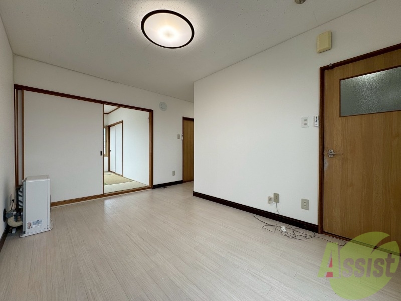 居室・リビング　広くてキレイなお部屋が広がっていて、充実した生活が送れそう。