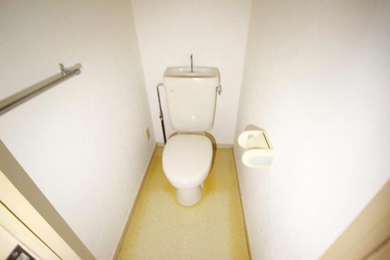 トイレ　別部屋の写真です。