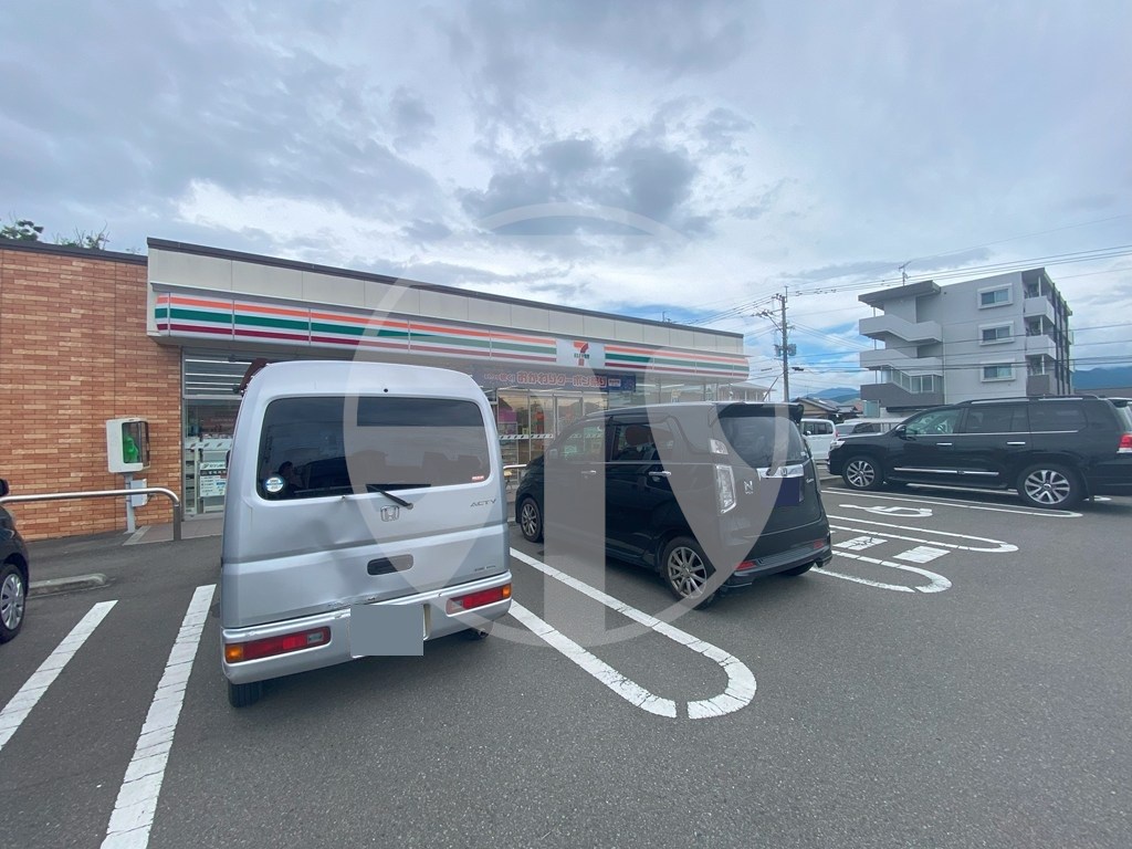 コンビニ　セブンイレブン都城一万城町店（コンビニ）まで202m