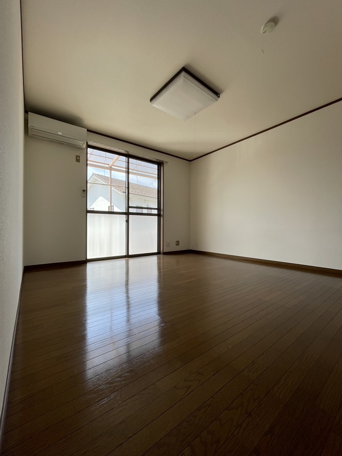 居室・リビング　南向きで明るい８畳