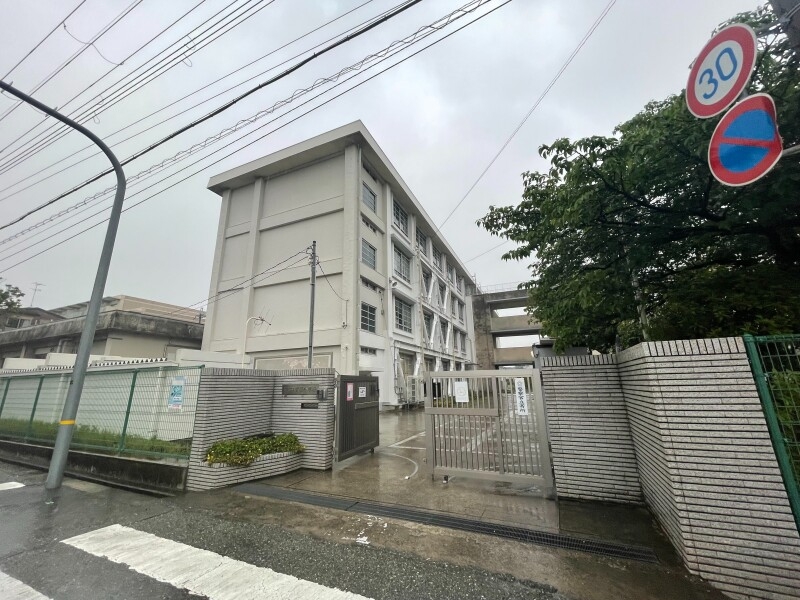 小学校　尼崎市立浜田小学校（小学校）まで1854m