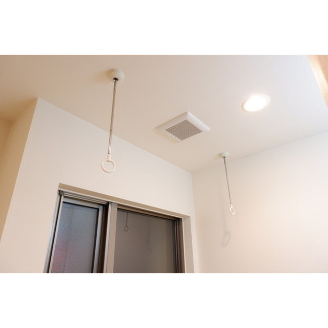 バルコニー　サンルーム　室内物干金具