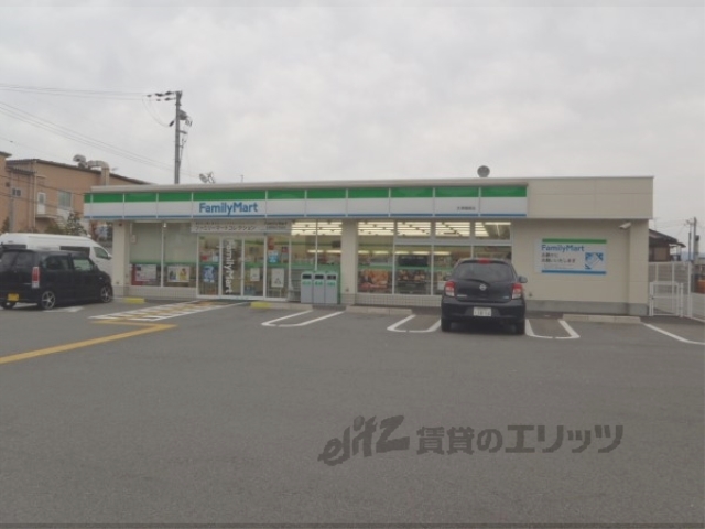 コンビニ　ファミリーマート大津唐崎店（コンビニ）まで1000m