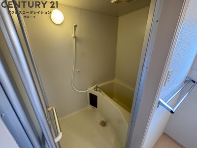 バス・シャワールーム　シンプルなお風呂です。