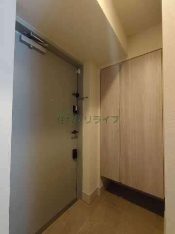 玄関　別階層の参考写真になります。