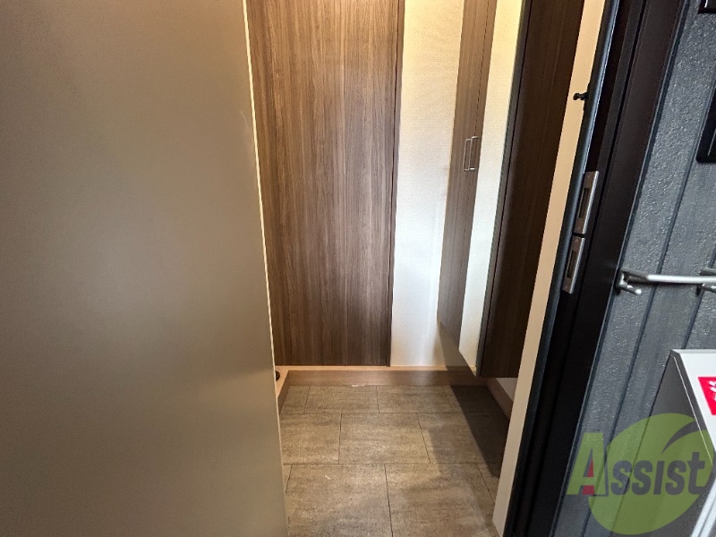 玄関　玄関から撮影しました。広々としていますね！