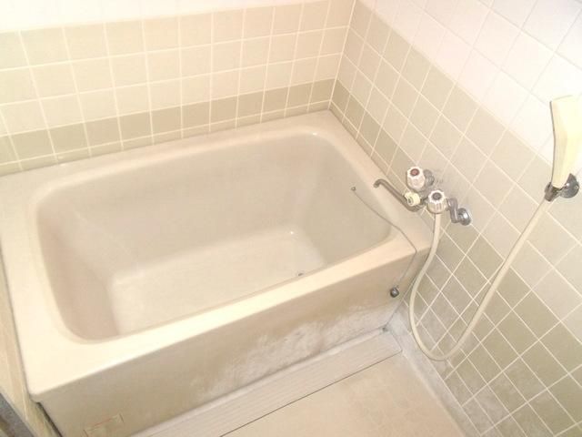 バス・シャワールーム　広めのバスルーム