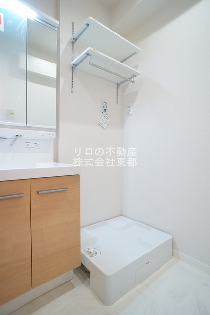 その他　洗濯機置き場は室内にあるので雨に濡れる心配はありません。