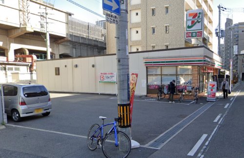 コンビニ　セブンイレブン 近鉄河内小阪駅南店（コンビニ）まで78m