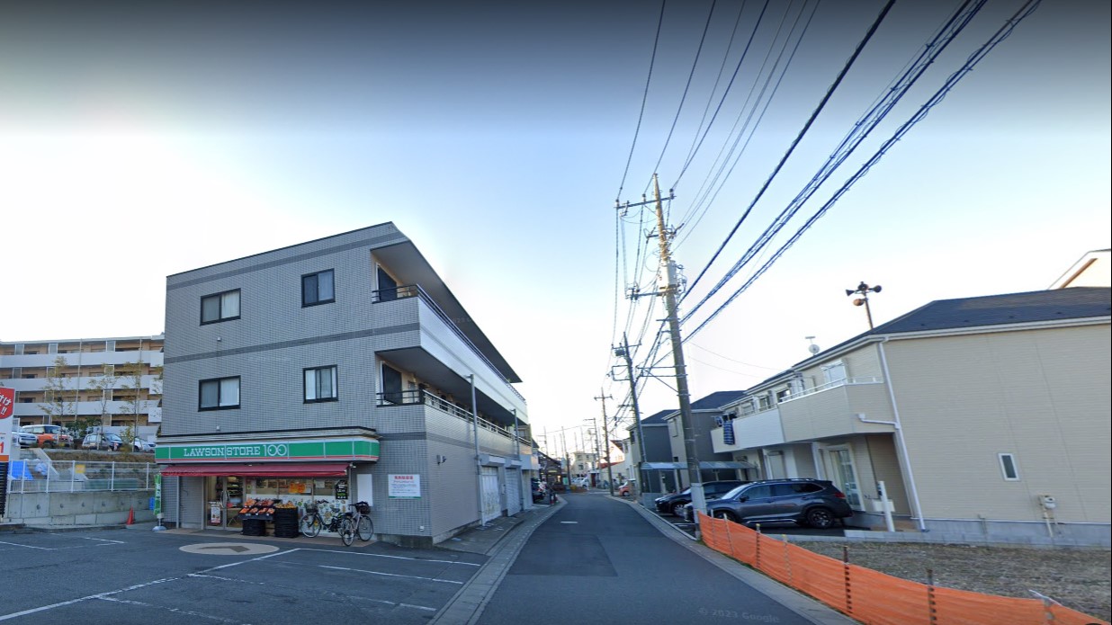 コンビニ　ローソンストア100浦和さいど店（コンビニ）まで325m