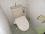 トイレ　温水洗浄便座付きのトイレは、使用しやすくうれしいですね。