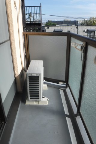 バルコニー　他のお部屋の参考写真となります。