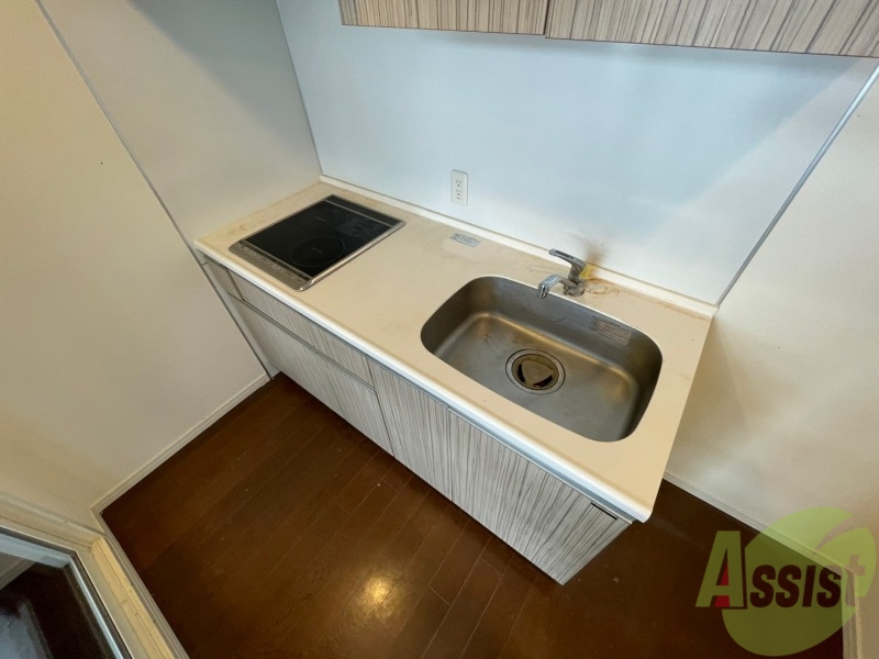 キッチン　システムキッチン。グリル付きでお魚も焼けますね。