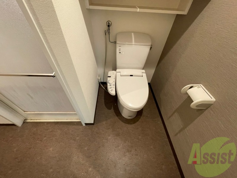 トイレ　ウォシュレット機能がついたトイレです。安心して使用できます。