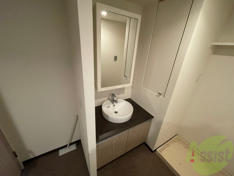 洗面設備　シャンプードレッサー。身支度はここでばっちり。