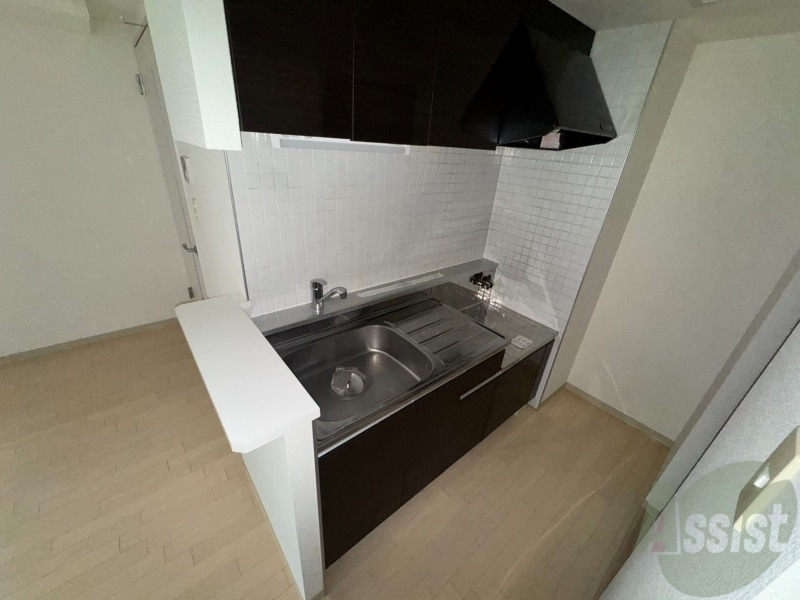 キッチン　キッチンです。ご自身でコンロを設置していただけます。