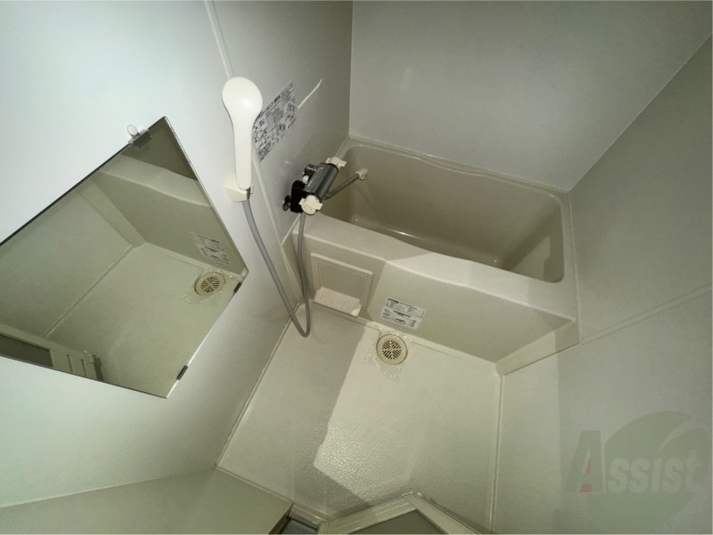 バス・シャワールーム　お風呂になります。一日の疲れを癒してくださいね。