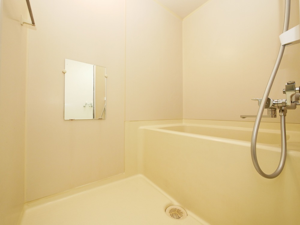バス・シャワールーム　広々快適なバスルームです♪