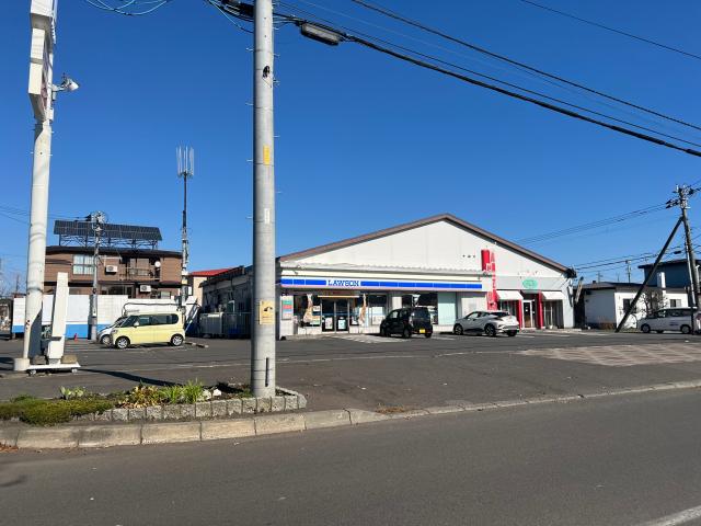 コンビニ　ローソン釧路愛国東店（コンビニ）まで335m