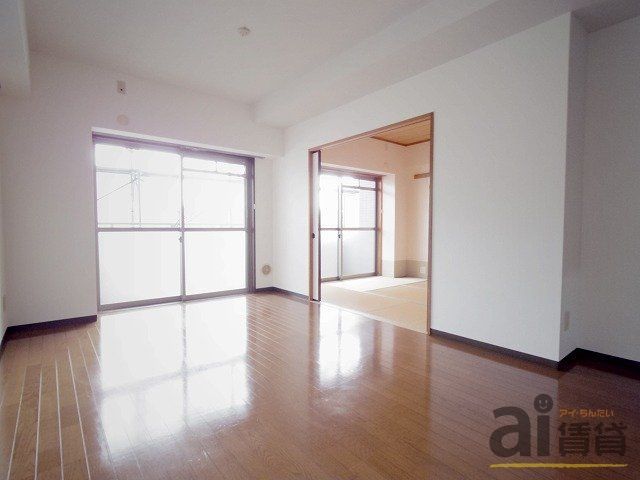 居室・リビング　※別号室写真です