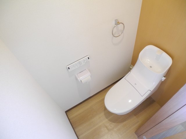 トイレ　※別号室の参考写真です※