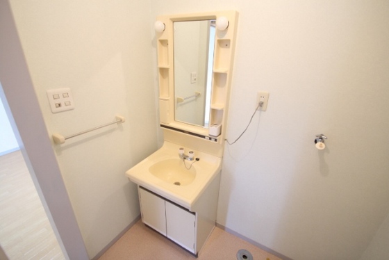 洗面設備　※別部屋の写真です