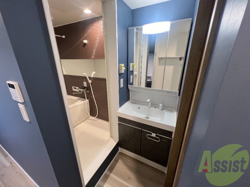 洗面設備　独立洗面台なので、朝の準備も快適にできそうです