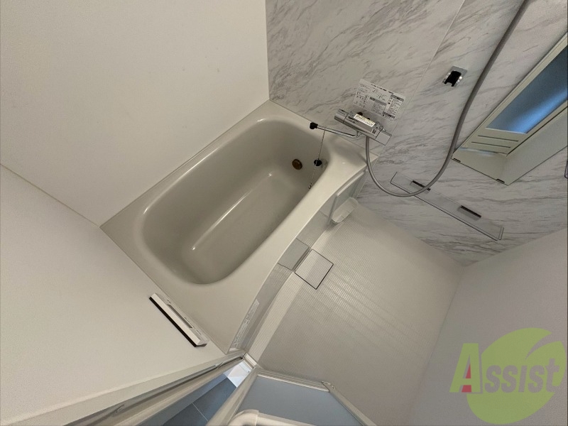 バス・シャワールーム　お風呂になります。一日の疲れを癒してくださいね。