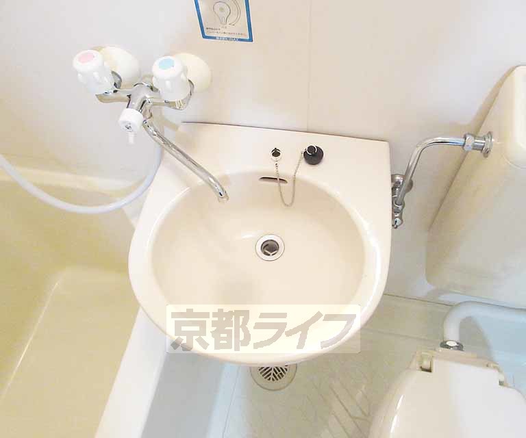 洗面設備　使いやすい大きさです