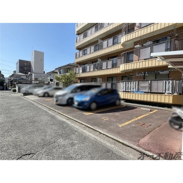 駐車場　駐車場