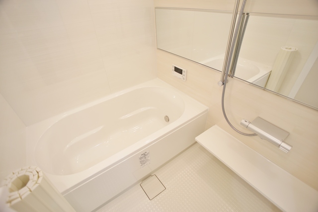 バス・シャワールーム　大きなお風呂