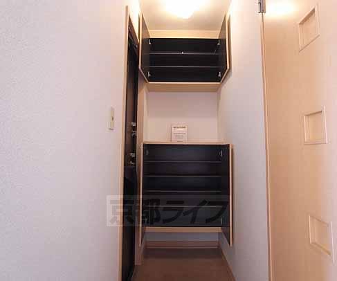 収納　大きなシューズボックスです。