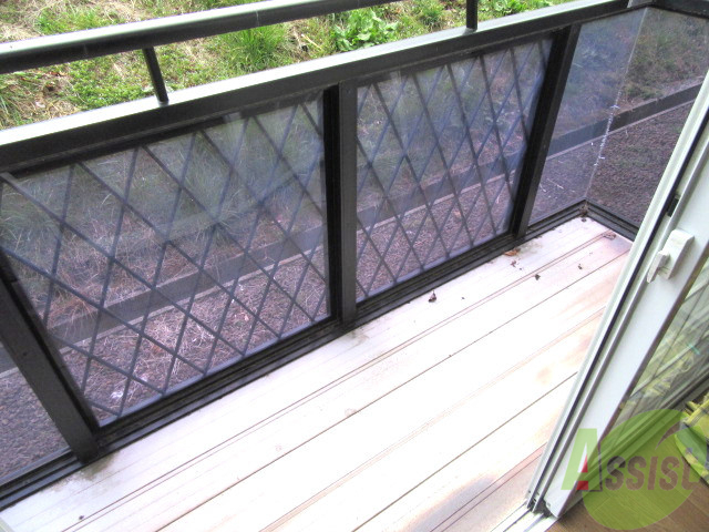 バルコニー　バルコニーは洗濯物を干すスペースがあります。