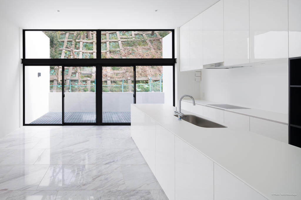 居室・リビング　ダイニングキッチンに連続する9.62帖のバルコニーです。