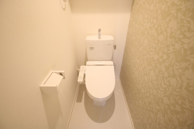 トイレ　※別室の参考写真の為、現況優先です。