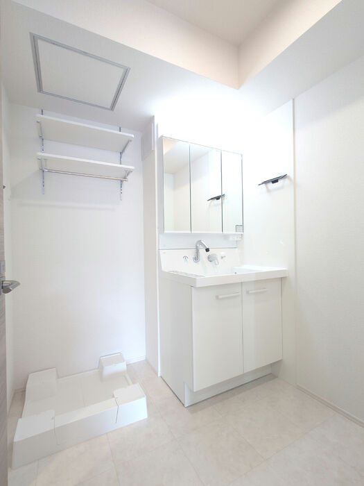 洗面設備　コンパクトで使いやすい洗面所