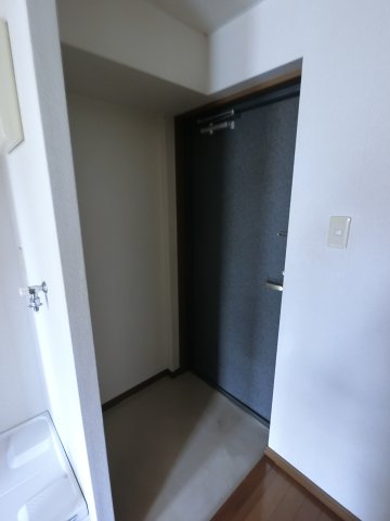 エミュウビル西千葉の玄関写真