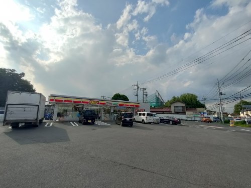 コンビニ　デイリーヤマザキ 岩槻上野店（コンビニ）まで1031m