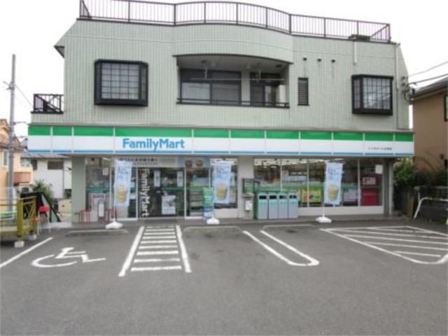 コンビニ　ファミリーマート小山町店（コンビニ）まで598m