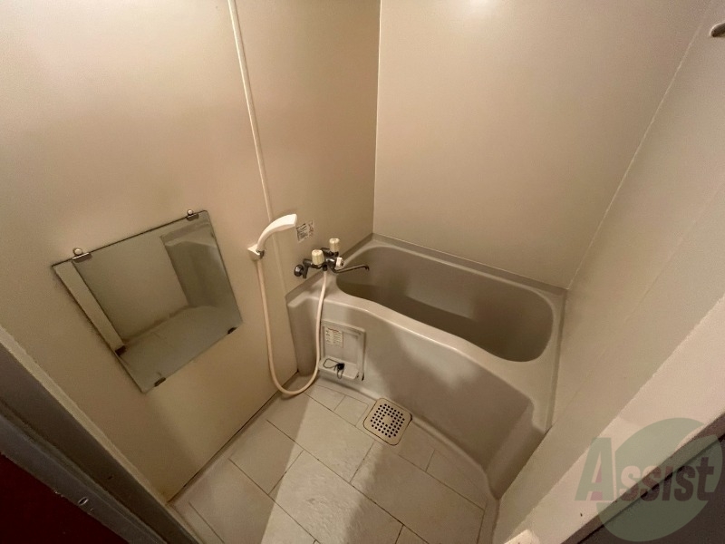 バス・シャワールーム　ユニットバスです。疲れを癒すのに欠かせませんね！