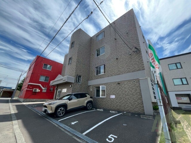 建物外観　札幌市北区新川５条「シャトーム壱番館」