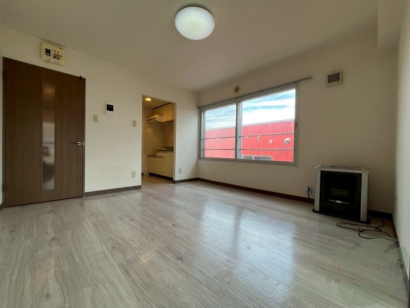 居室・リビング　広くてキレイなお部屋が広がっていて、充実した生活が送れそう。