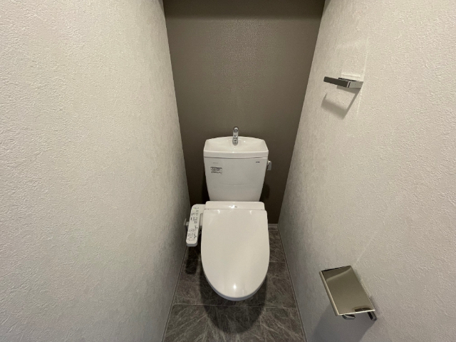 トイレ　温水洗浄便座付き