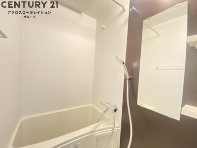 バス・シャワールーム　シンプルで機能的なお風呂です。