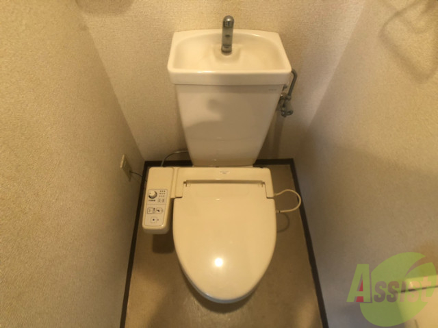 トイレ　トイレとお風呂が別なので清潔に使えて嬉しいですね。