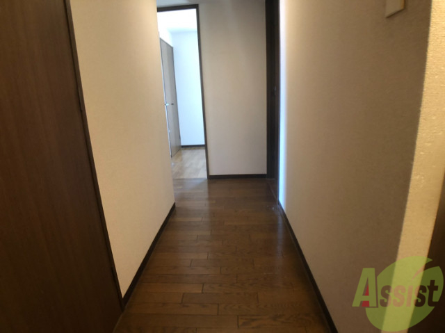 玄関　玄関から撮影しました。広々としていますね！]